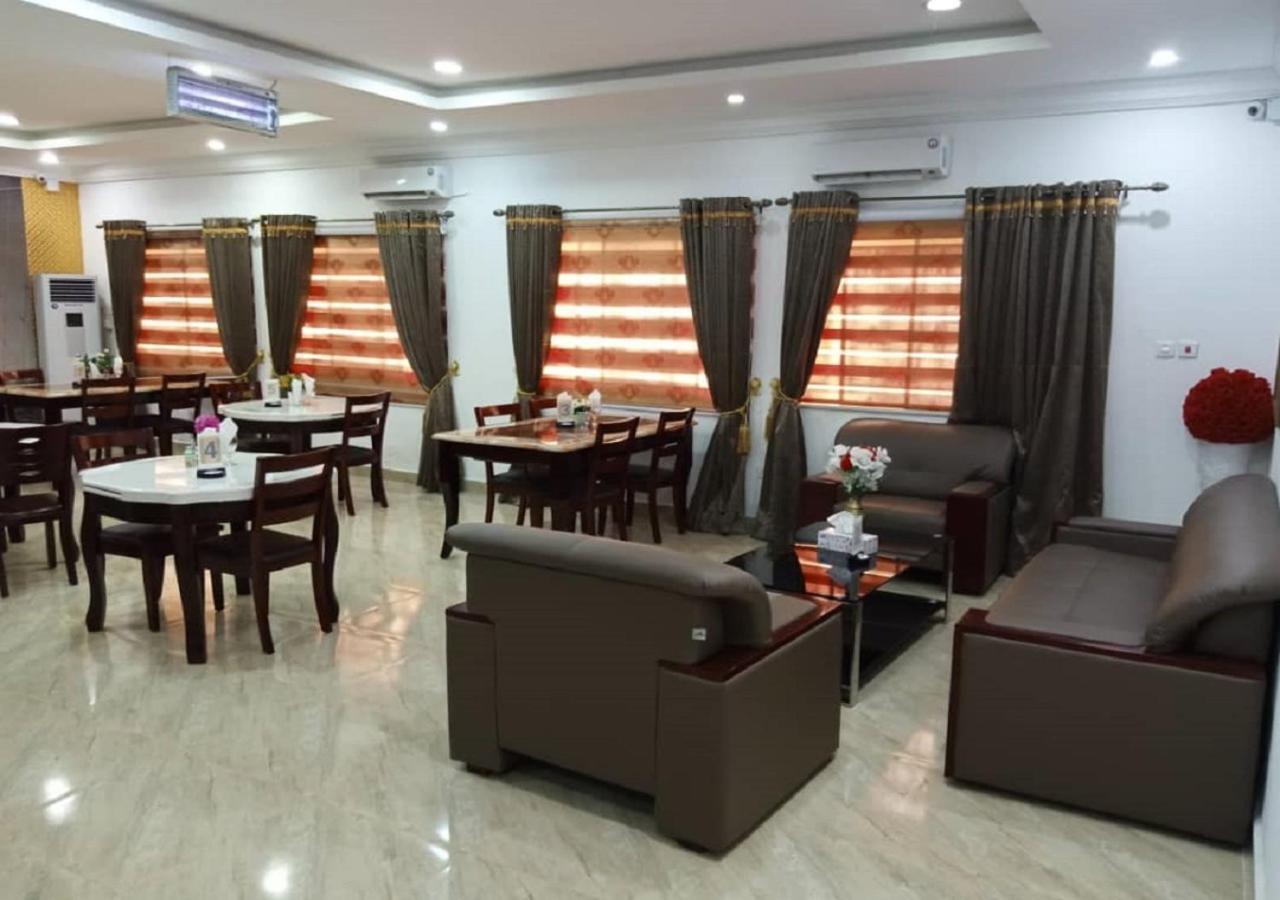 Peace Media Hotels Абуджа Екстер'єр фото